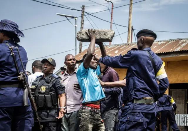 Confrontation politique : face à Ebola, pouvoir et opposition à l’épreuve de l’intérêt général