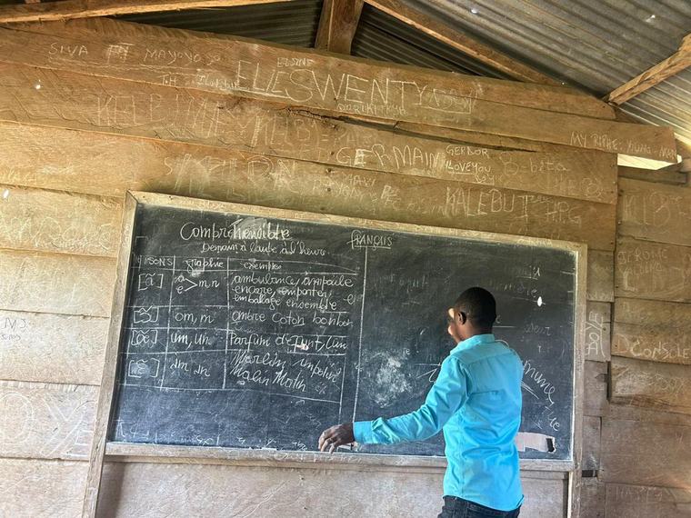 Le SYECO décrète une grève sèche des enseignants du secteur public à Moba